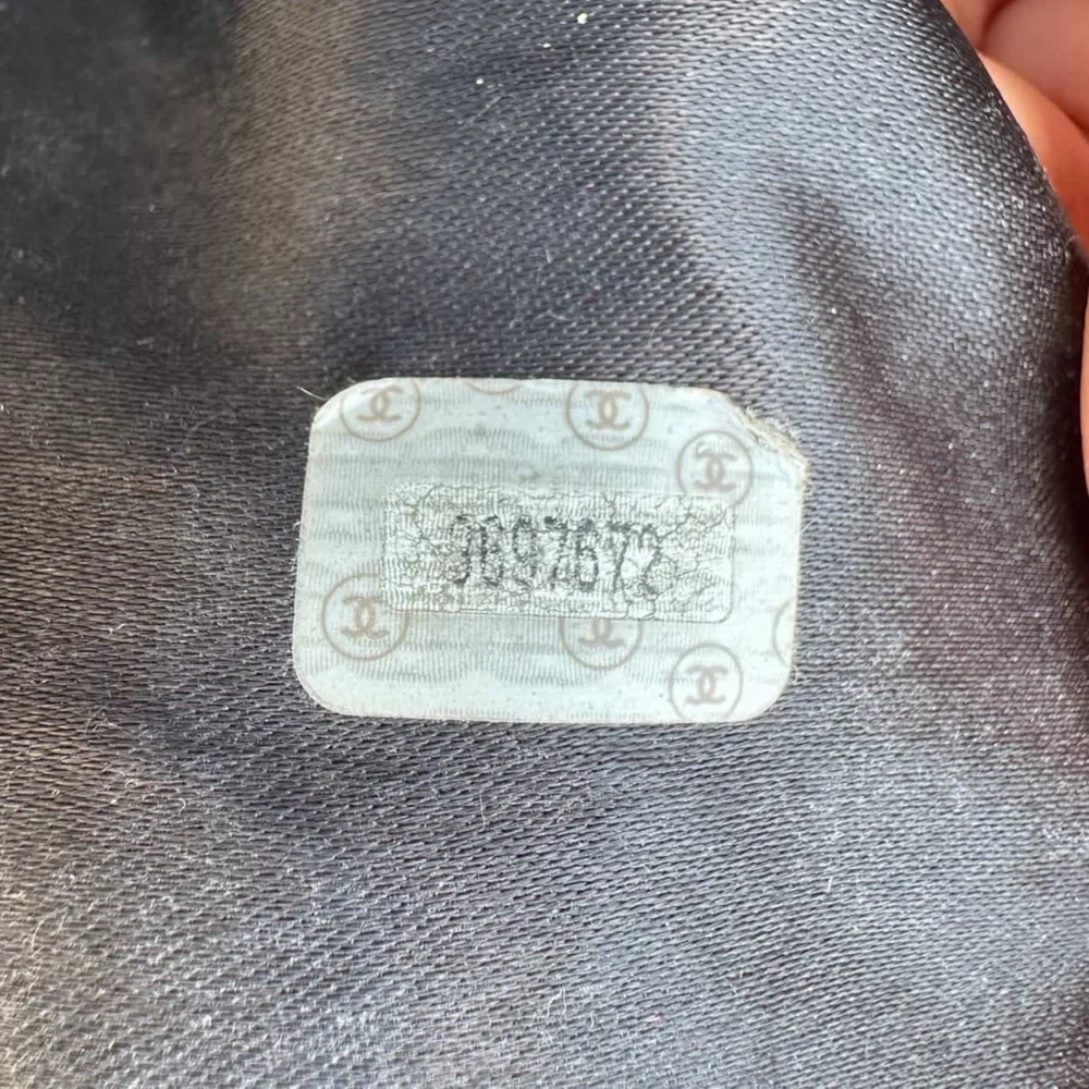 CHANEL 1995 24K Gold Hardware CC Logo Patent Leather Petit Shopping Tote Bag - Picture 15 of 15